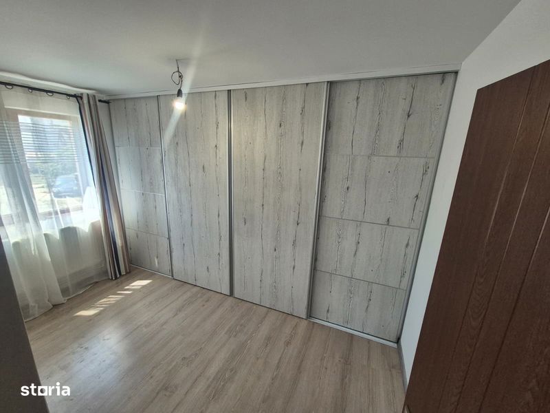 Apartament cu 3 camere de vânzare – Strada Ana Ipătescu, Târgu Jiu