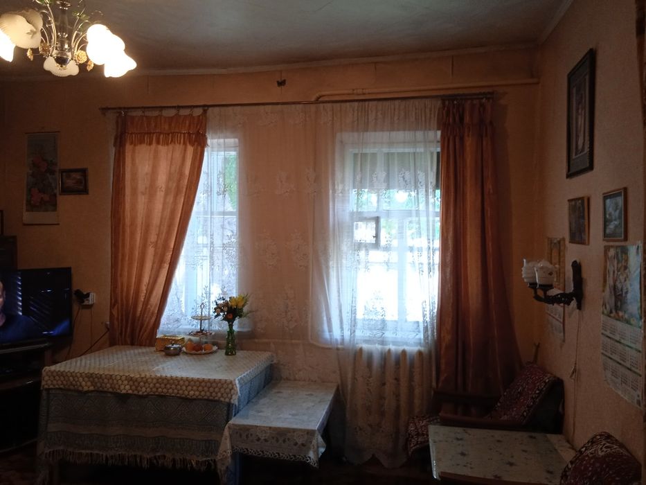 Продам дом с времянкой и участком