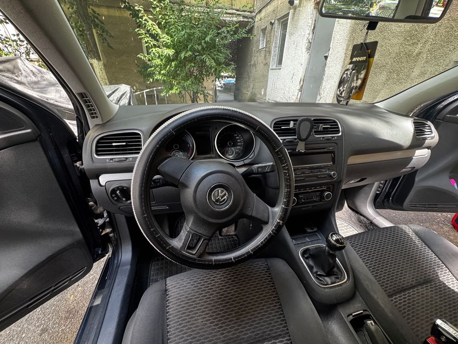 VOLKSWAGEN Golf 2012 — imagine 2