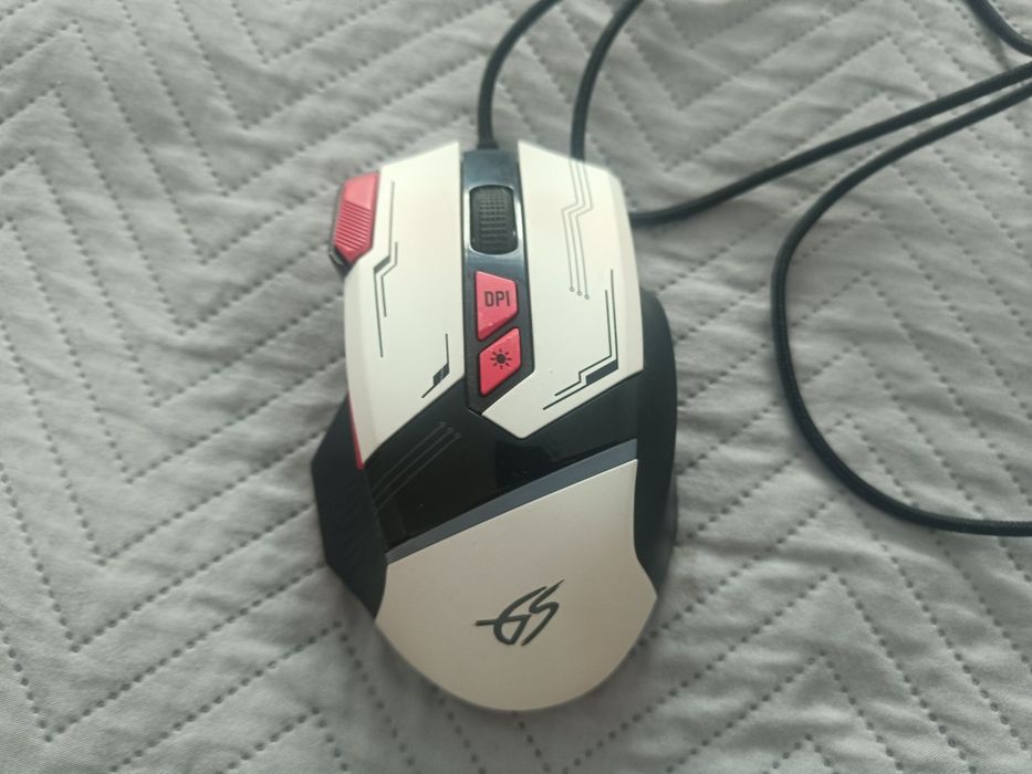 Мышка игровая ..