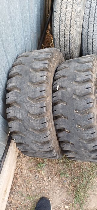 Шины на кару продам
