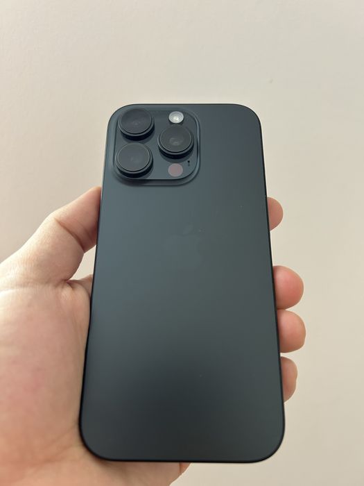 IPhone 16 pro чёрный титан 256Гб