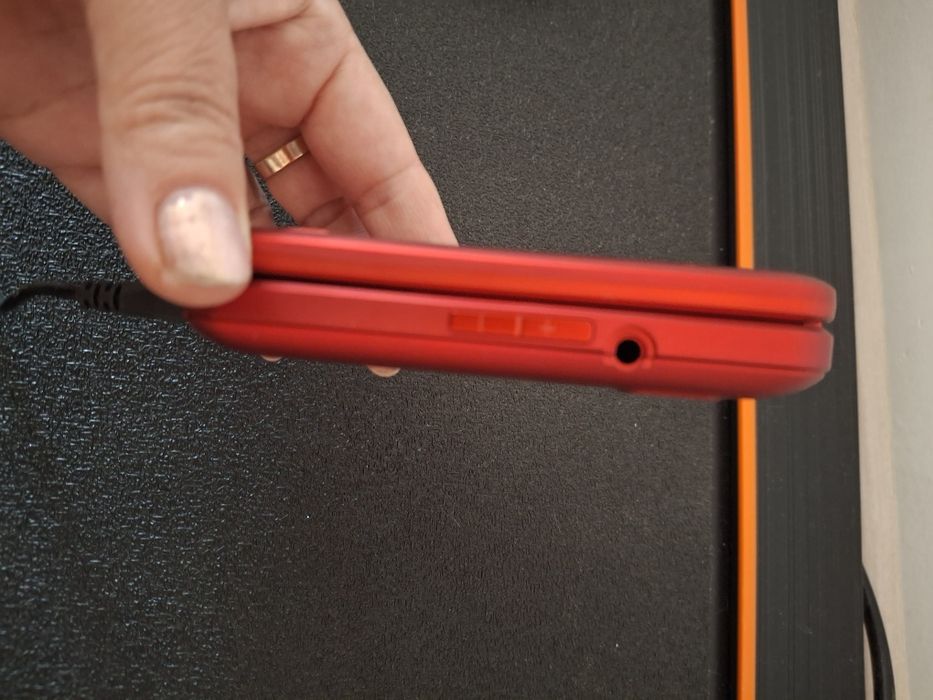 Продам телефон новый