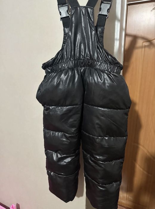 Продам Зимний Комплект Полукомбинезон.