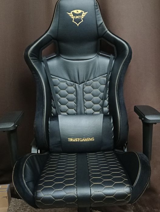 Гейминг стол Trust - GXT 712 Resto Pro, черен