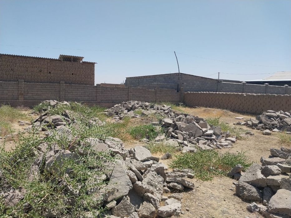 Zomin tumanida yer uchastka sotiladi