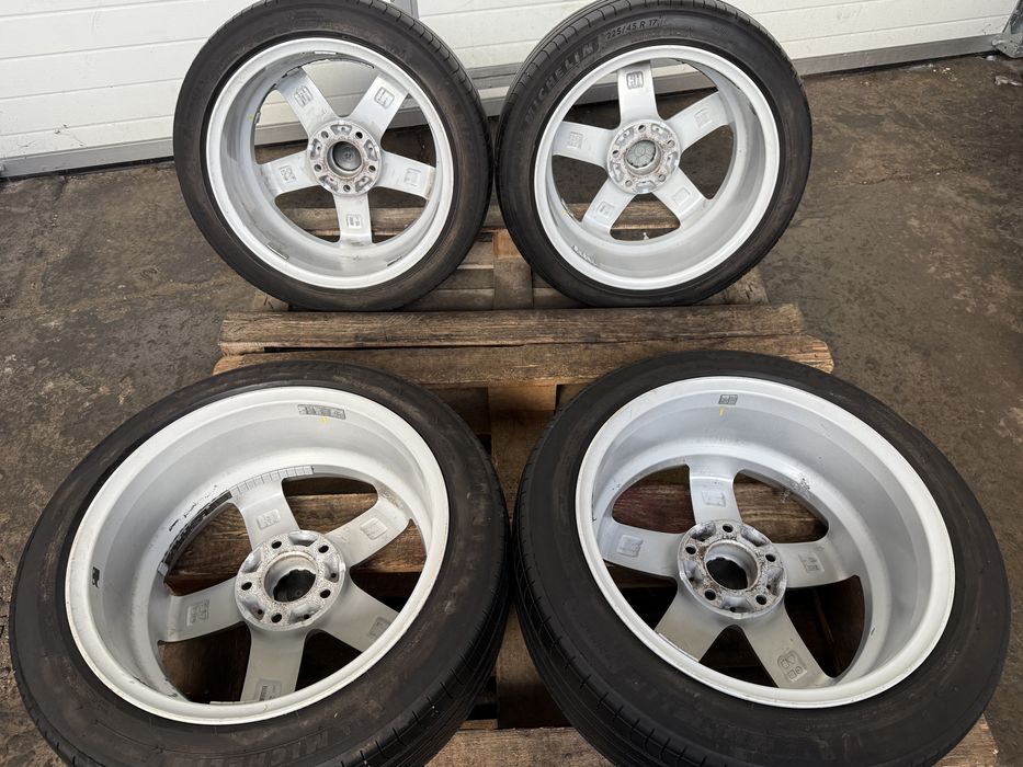 # Jante aluminiu concave BMW echipate cu anvelope Michelin 225/45 17