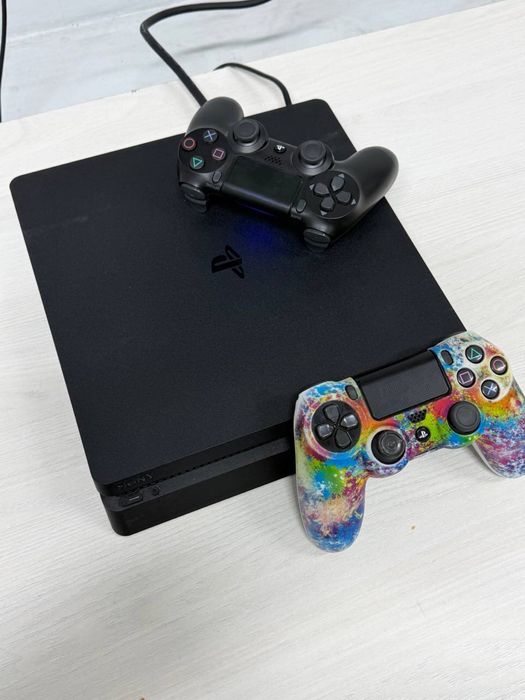 Sony PlayStation 4 slim