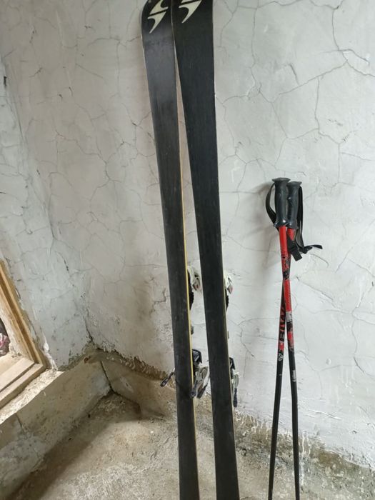 Продам лыжы с ботинками