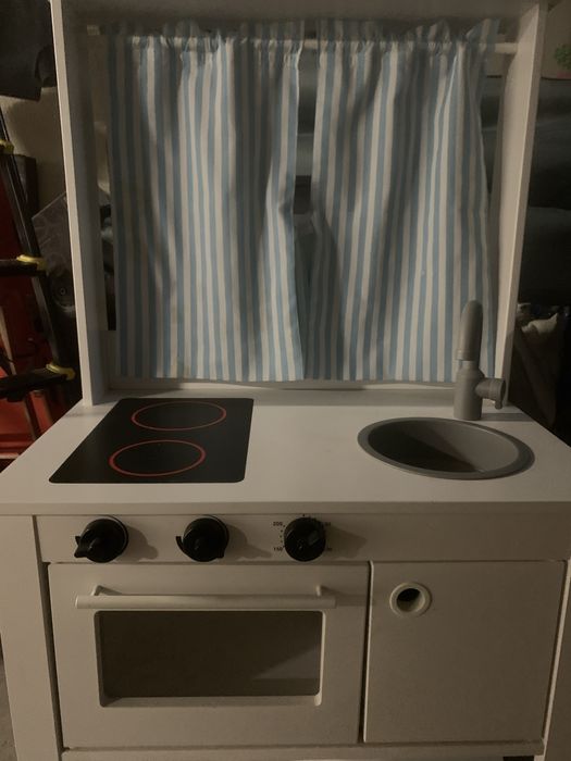 Детска кухня с всички аксесоари