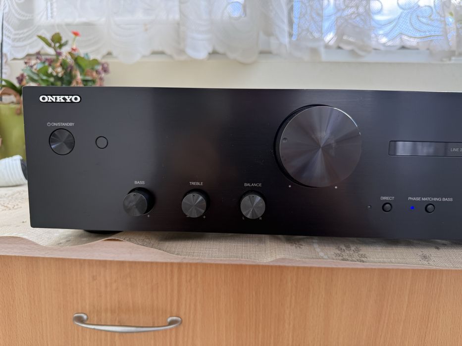 Onkyo A-9130 Стерео усилвател DAC