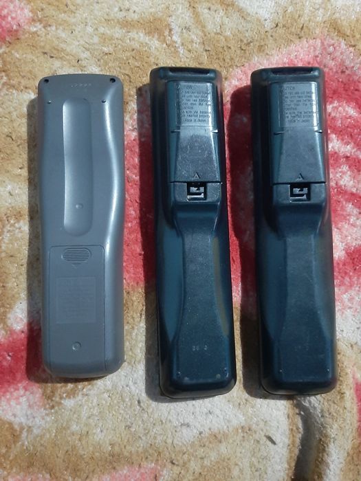 Vând telecomandă originale telecomenzi  stare bună