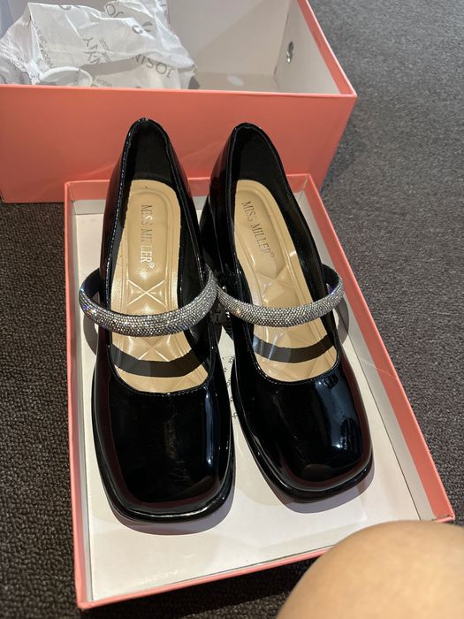 чёрные туфли для школы