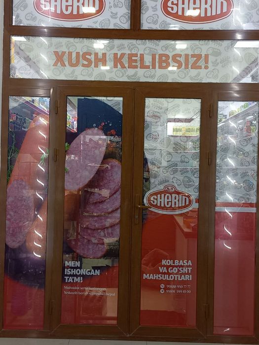 Orom bozori atrofidagi mahallada uy yonida dukoni bilan sotiladi