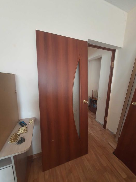 Межкомнатный дверь