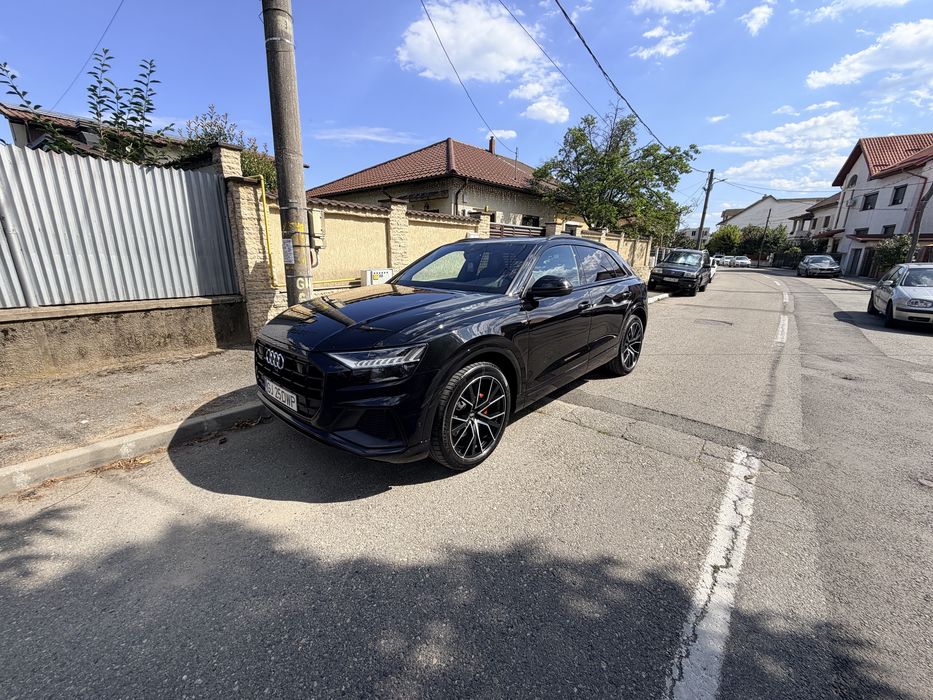 Audi Q8 S-line Black Edition