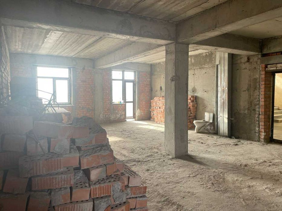 Квартира (новостройка-коробка) в Яккасарайском р-не