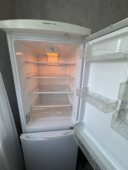 Холодильник Lg белый