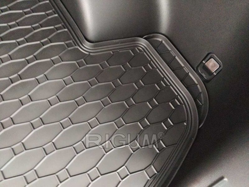 Гумени стелки или багажник HYUNDAI Tucson след 2021г.