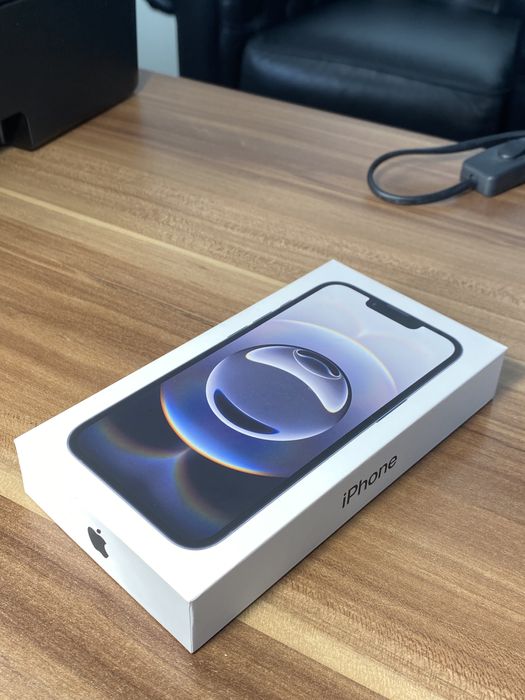 iPhone 16e• 128 GB • Black