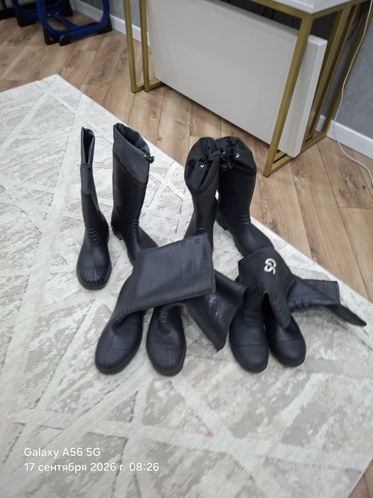Продам резиновые сапоги 10000