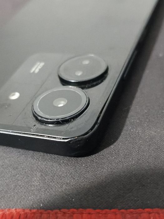 Redmi 13c б/у задняя крышка отходит