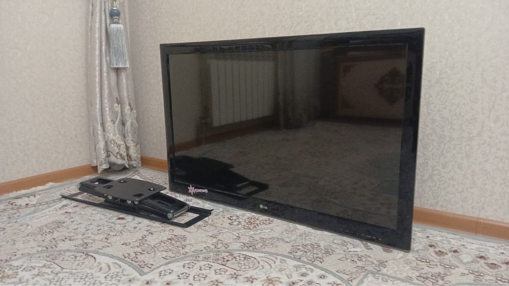 Телевизор LG в отличном состоянии