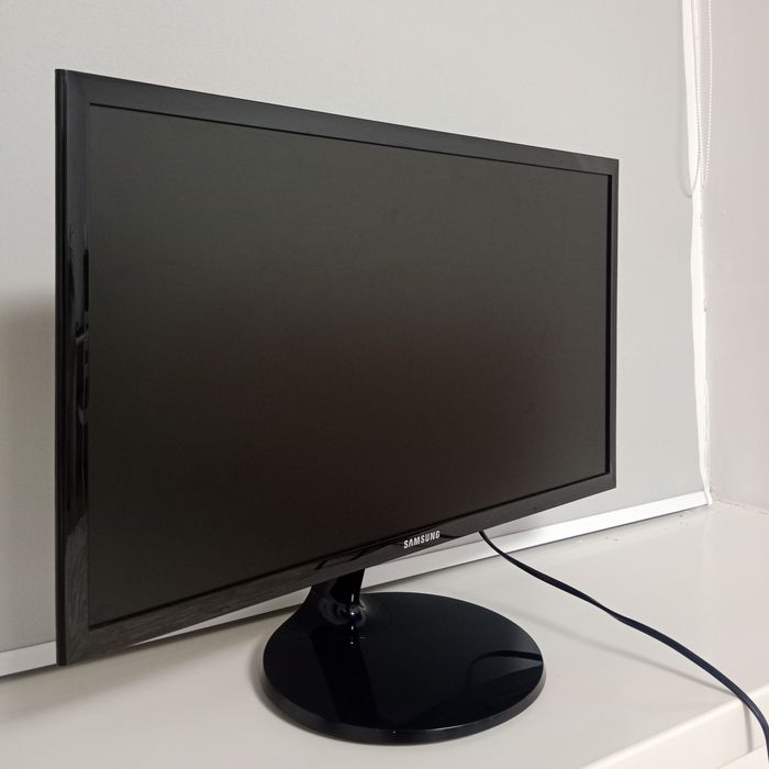Монитор Samsung S22F350FHI 21.5" Full HD