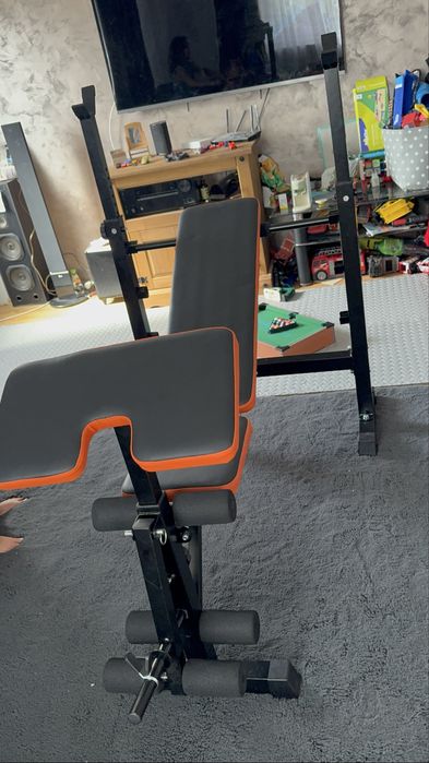 Bancă multifuncțională pentru fitness cu suport halteră – 650 lei