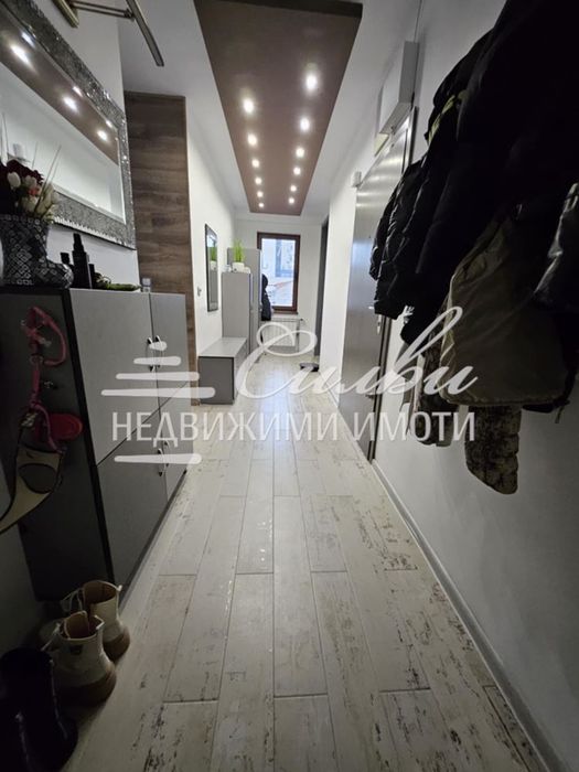 Продава се Мезонет в Шумен, Център - 400 кв.м за 1125 €/кв.м - Снимка #5