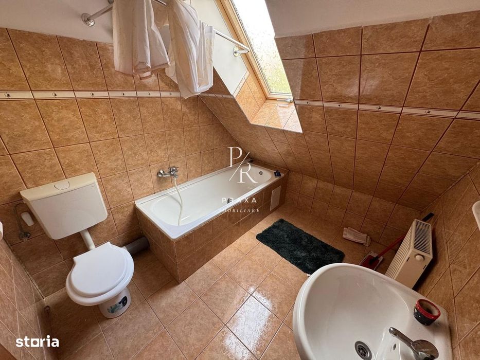 Casa tip triplex, 3 camere, 83 mp, 140 mp teren, parcare, zona Eroilor