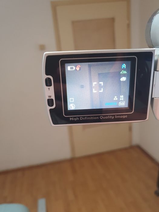 Camera foto video digitala Sony hdv-xr500x
Impecabila Funcționează perfect 
Are card 1gb
Fără alte accesorii