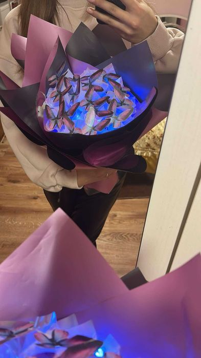 Букет от светещи пеперуди