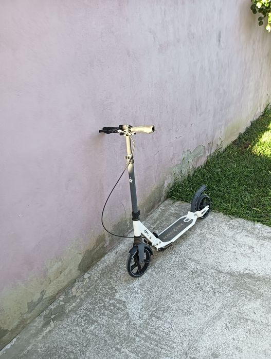 Bicicletă și trotinetă