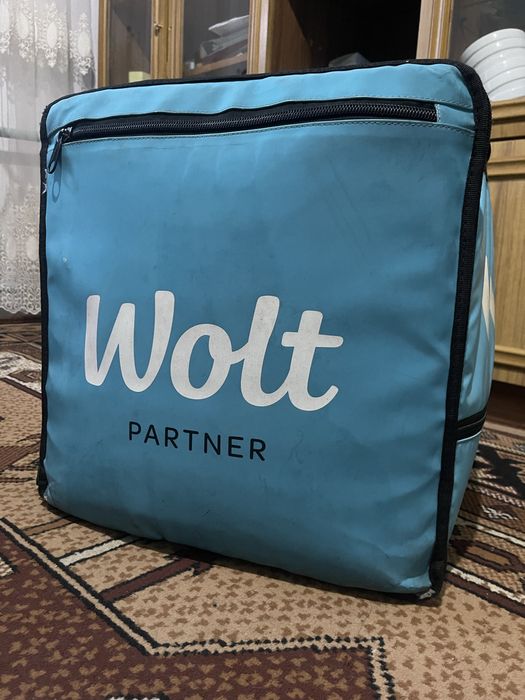 Термосумка WOLT в хорошем состоянии