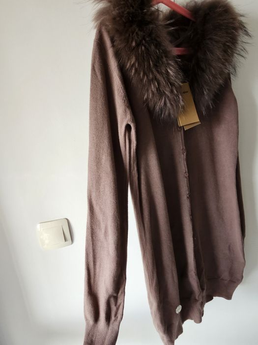 Нови! Жилетки с яка от естествен косъм