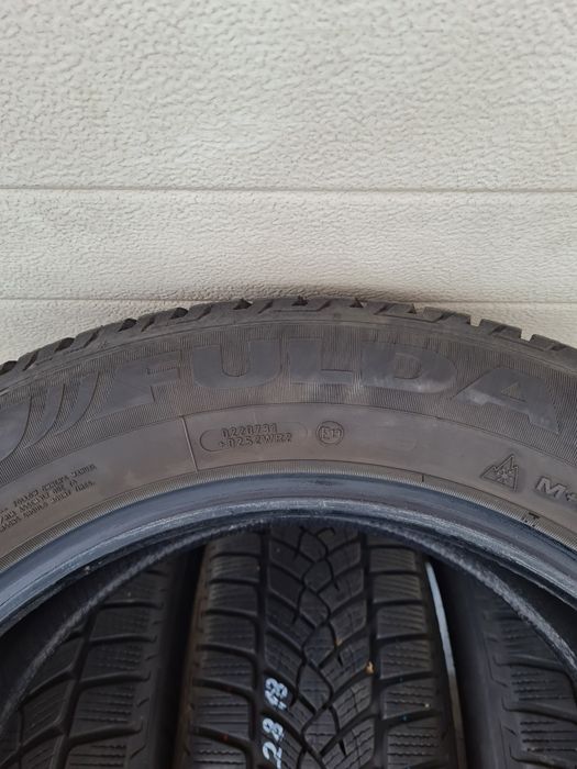 Зимни гуми 4 броя FULDA KristallContraol Suv 215 60 R17 дот 2818