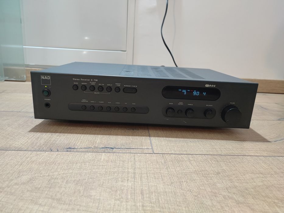 Statie NAD C730 amplificator  tuner amplituner