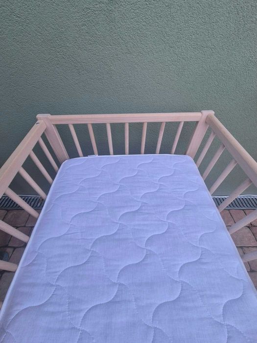 Set pătuț bebe lemn natur 120x60 + saltea + protecție NOU