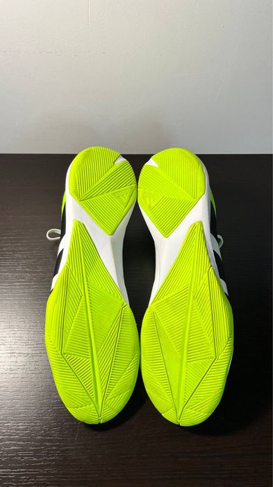 Adidas predator EU46 2/3. Adidas EU42 за футзал.