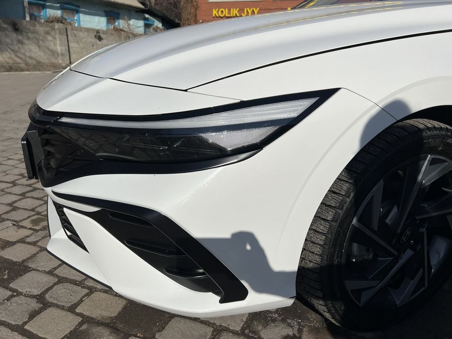 Hyundai Elantra 2023