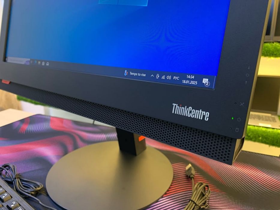 Моноблок ThinkCentre M700z Pentium G4400T/8GB/SSD 256GB/HD Graphics510