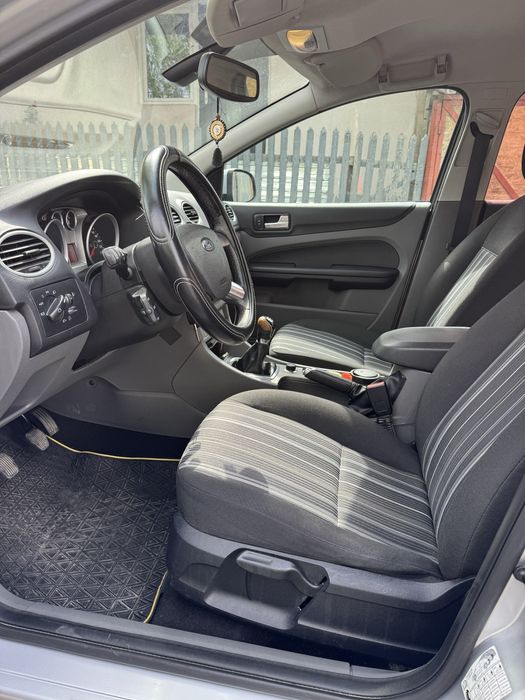 Ford Focus Titanium 1.6 benzina