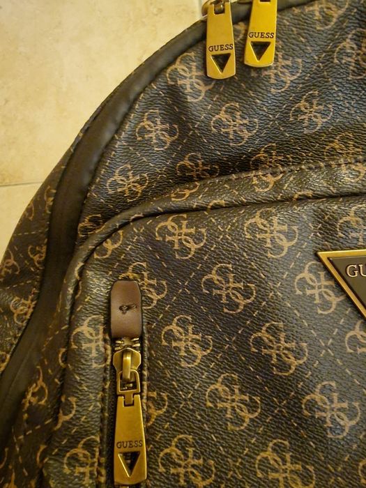 Голяма раница Guess