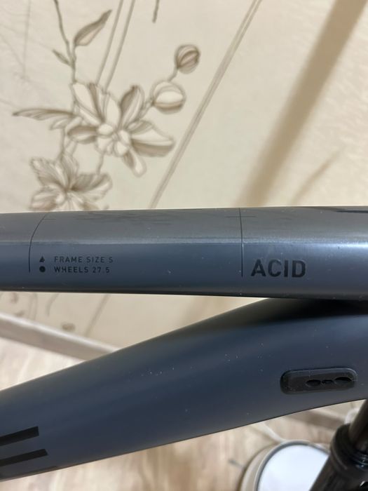 Велосипед  cube acid
