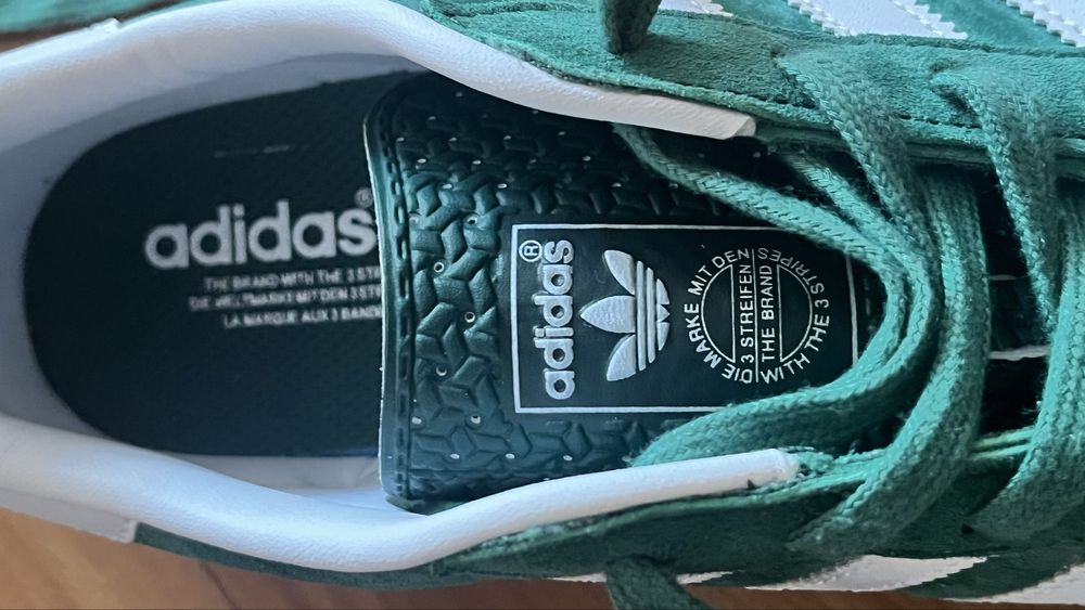 Adidas кроссовки