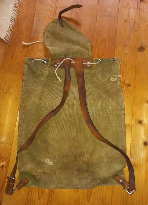 Rucsac vechi, raniță 1978 kaki ,curele piele