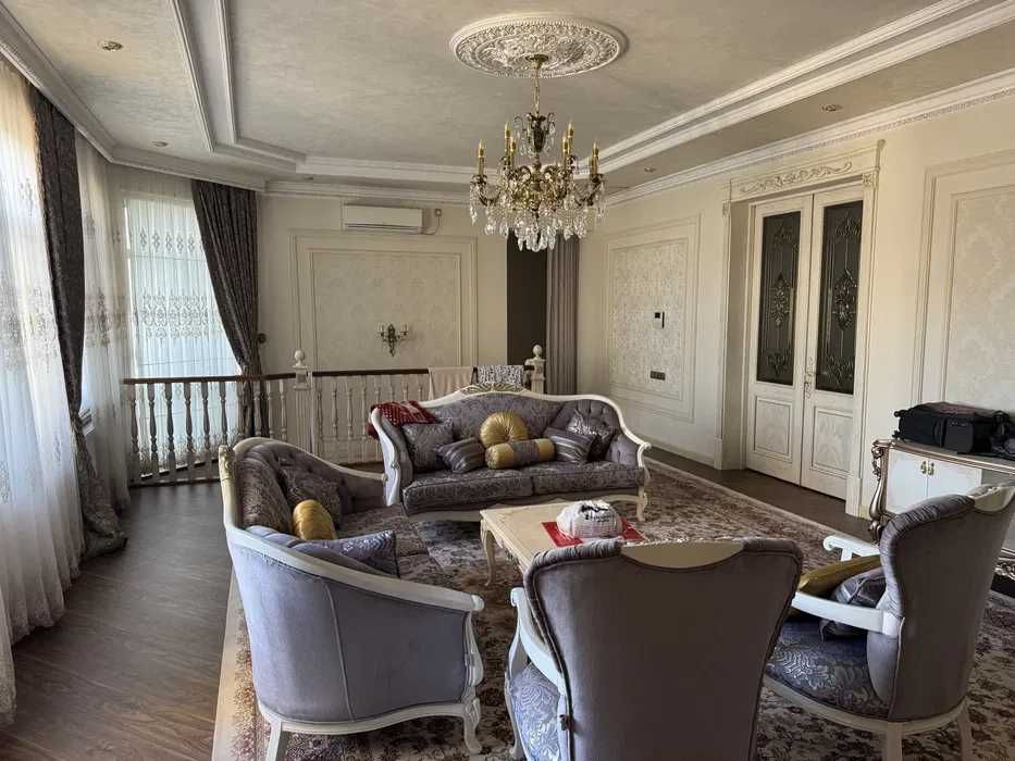 Срочная продажа элитного дома в Яккасарайском районе 3-х этажный дом