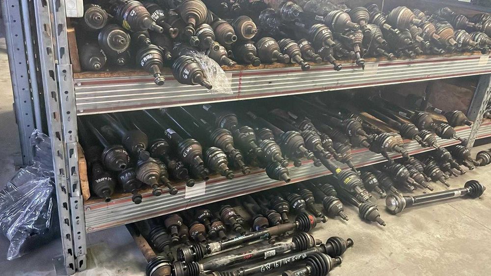 Vindem stoc marfa piese auto dezmembrari en gros pret 40.000 eur tva inclus