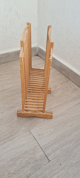Дървена поставка За вестници и списания
